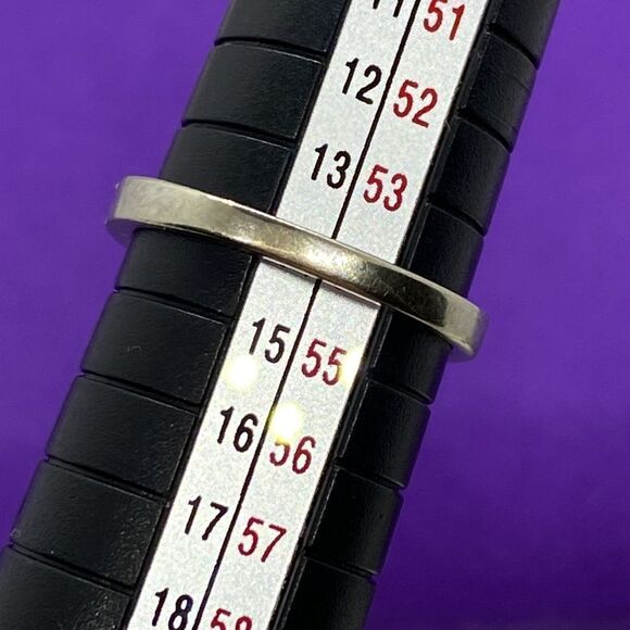 Elegant Silver Women's Ring - Picture 5 of 5